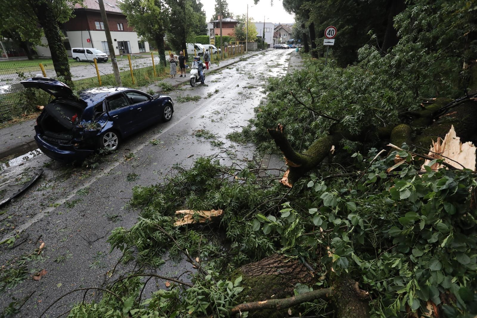 Nevrijeme Izazvalo Haos U Zagrebu Poginula Dva Mu Karca