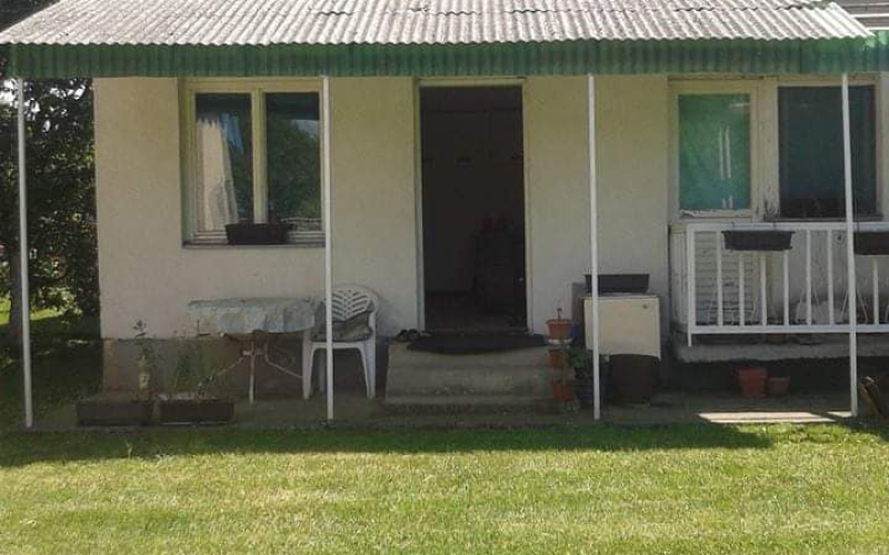Na prodaju dvije starije kuće u Međašima, Bijeljina
