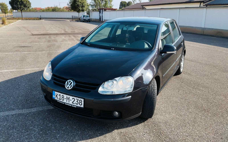 Prodajem golf 5