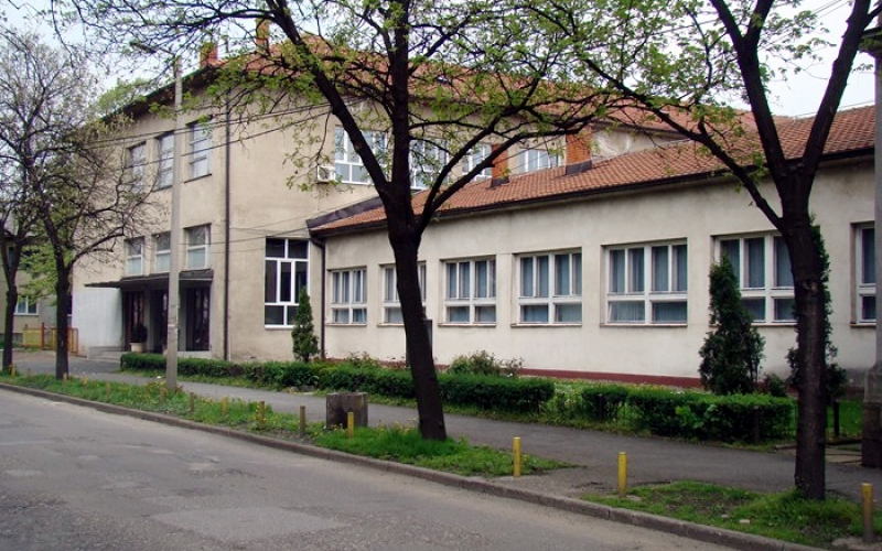 Dva nastavnika i pedagog - OŠ "VUK KARADŽIĆ“, Bijeljina