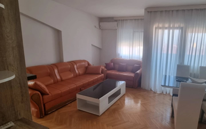 Izdaje se namješten stan 62 m² u naselju Intergaj, Bijeljina