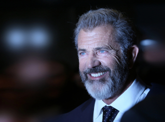 Mel Gibson: "Kamala Haris je pametna ko drvena ograda"