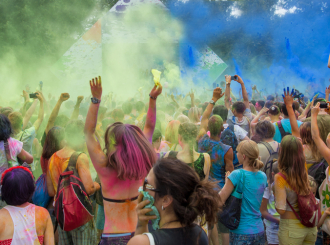 Milioni ljudi slave Holi, festival boja