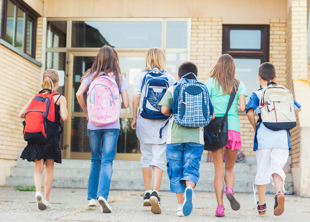 Četiri važna pitanja koja biste trebali postaviti djeci nakon škole