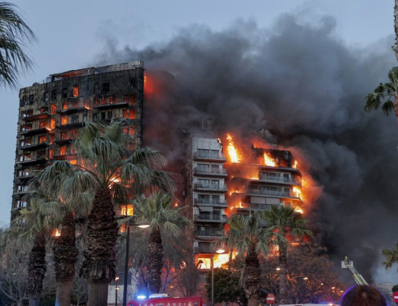 Planula stambena zgrada: Broj poginulih u stravičnom požaru povećan na deset