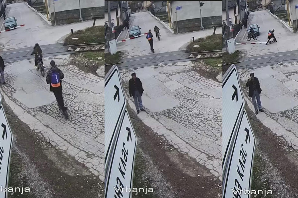 Dječak na električnom trotinetu slomio rampu na pružnom prelazu u Banjaluci (VIDEO)