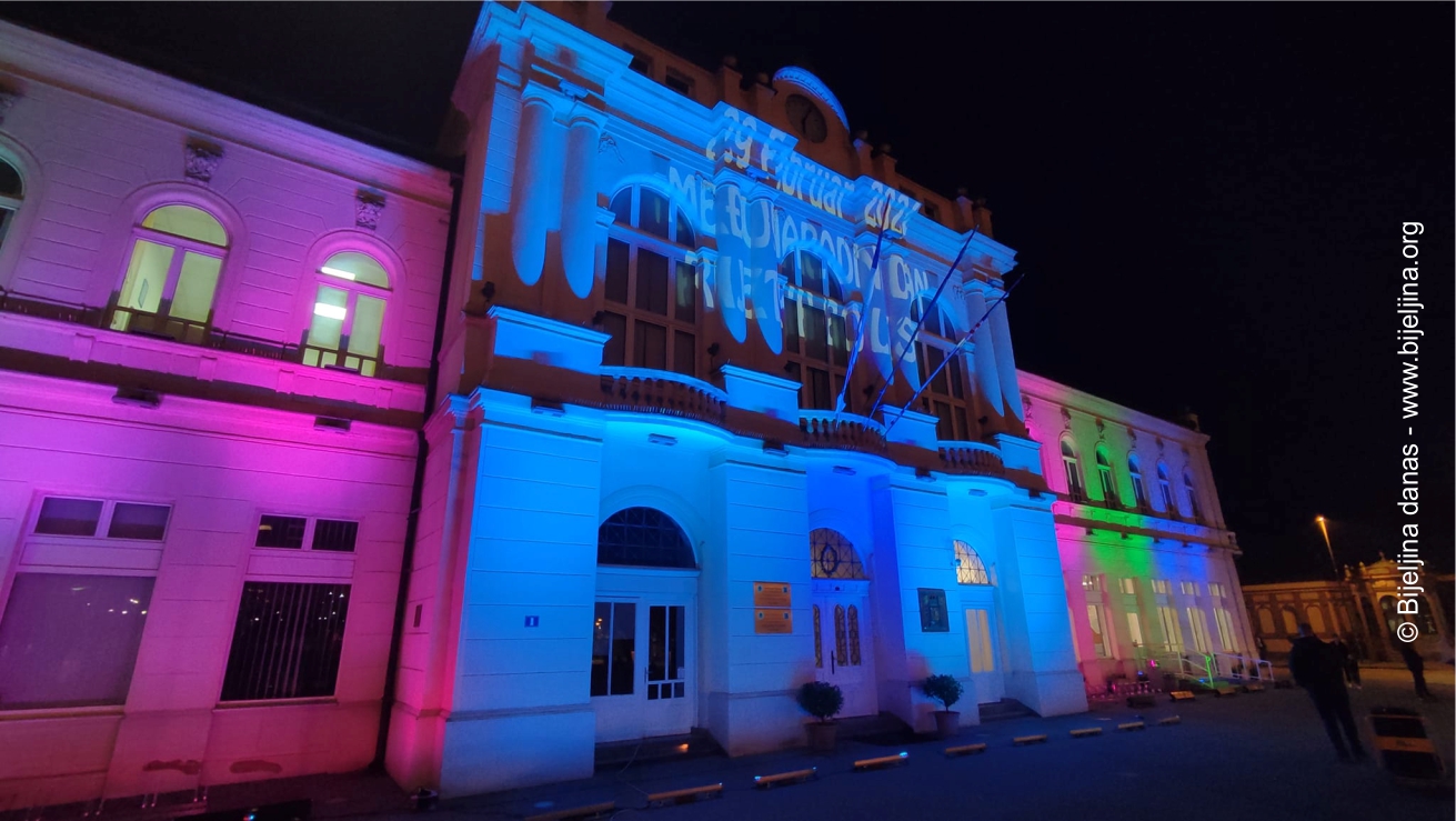 Bijeljina: Zgrada Gradske uprave osvijetljena povodom dana rijetkih bolesti