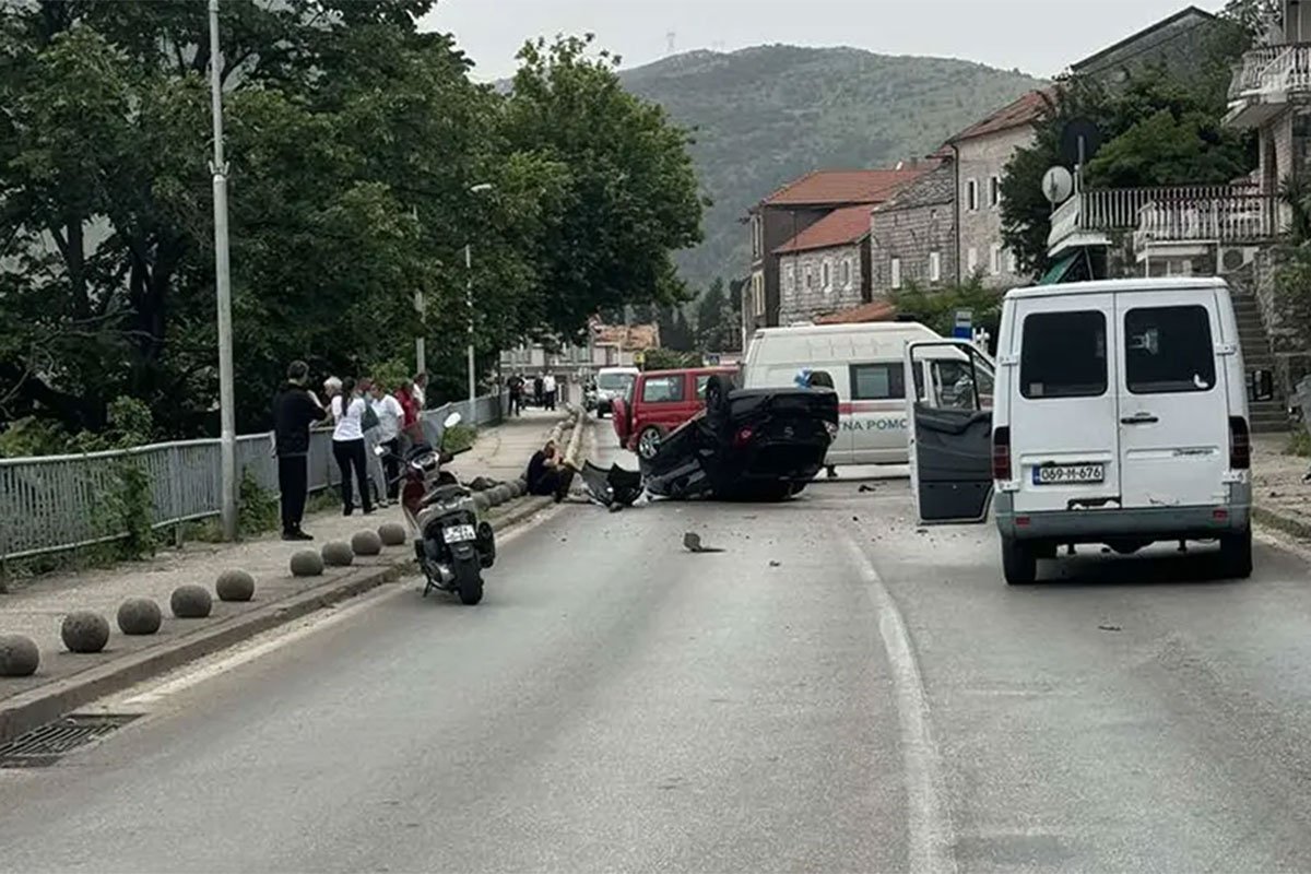 Trebinje: Mladić (18) poginuo u saobraćajnoj nesreći centru grada